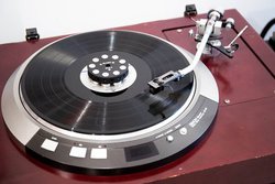 ���N�̖��A�i���O�v���[���[������I�T�E���h�ɁB�T�G�N�̍ŐV�A�i���O�A�N�Z�T���[2��������I