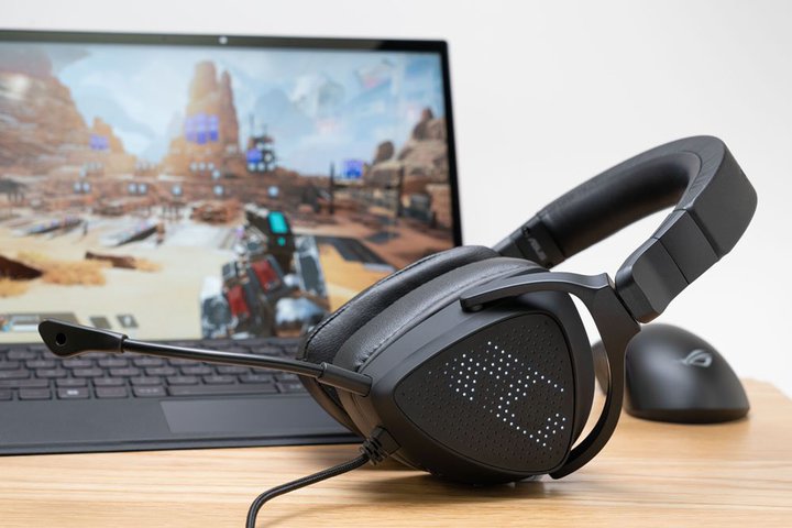 �K�`�̉����݌v�A�����h�b�g�Ō��o�c�O���I�uROG Delta S Animate�v�̊����x�����Ȃ荂��