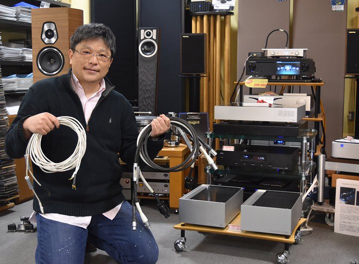 �E�F�X�g�~���X�^�[���{�̃A���v�Ƙb��̃I�[�f�B�I��p�֎q�uGamuT�v��̌��I