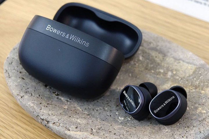 yvr[Lz^mCL^fUC^cׂĂɖłiBBowers & WilkinsuPi8v̖́I