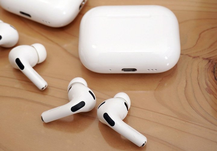 uAirPods Pro 3v͉ǂiH EmCLEO荞݂Ȃǔrr[