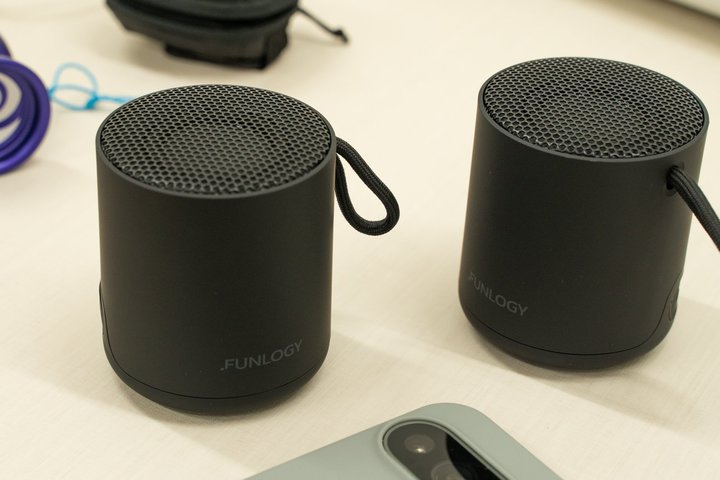 ̂ЂTCYŉ̒ʂ肪Sn悢IuFUNLOGY Portable Mini2vXs[J[ubNtCf[40It