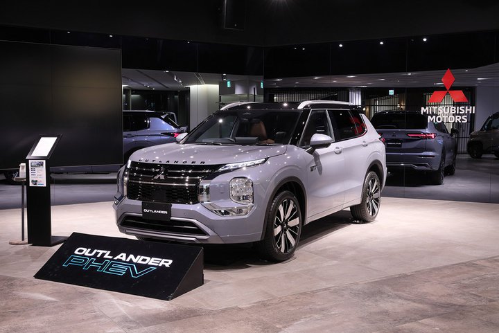 �N���}���g���h�őI�ԐV��āI�O�H�����ԁE�A�E�g�����_�[PHEV�����B�����J�[�I�[�f�B�I�̔�ނȂ�����