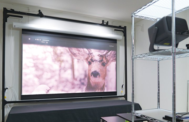  ���邢�����ł��g�����̃z�[���V�A�^�[�̌��h�B�G���[�g�X�N���[���u�_�[�N�X�^�[�Q�v���r���[�I