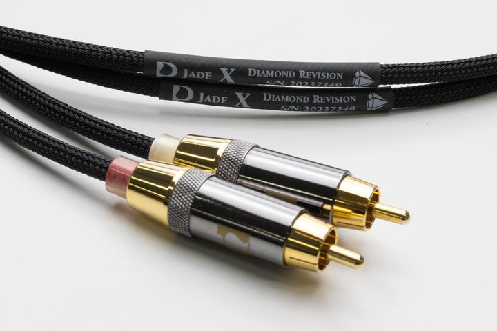 �y�~�j���r���[�z�č��̖���P�[�u���u�����hPAD�iPurist Audio Design�j�B�������������߂�G���g���[RCA�uJADE�v