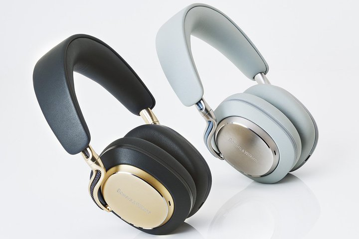 Bowers & Wilkins�̖��@�uPx8 S2�v�ƁuPx7 S3�v�𖼔ՂŒ����B�u���C�����X�w�b�h�z���̘g�𒴂�������̉��v