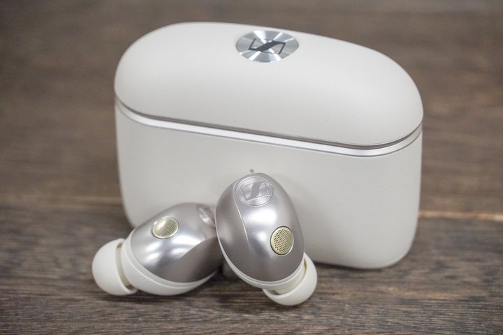 �[���n�C�U�[�uMOMENTUM True Wireless 5�v���r���[�B����ɐi�������������m�C�L������O���U�I