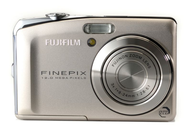 SALE／101%OFF】 はっぴぃまぁとsecondFUJIFILM デジタルカメラ FinePix ファインピクス F50fd シルバー 1200万画素  光学3倍ズーム FX-F50FD