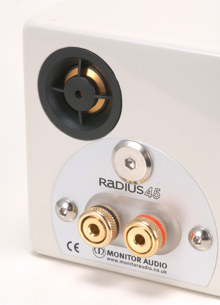 Radius Seriesのシステムを聴く